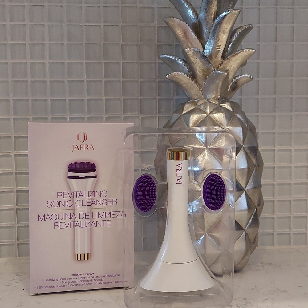 JAFRA Revitalizing Sonic Cleanser